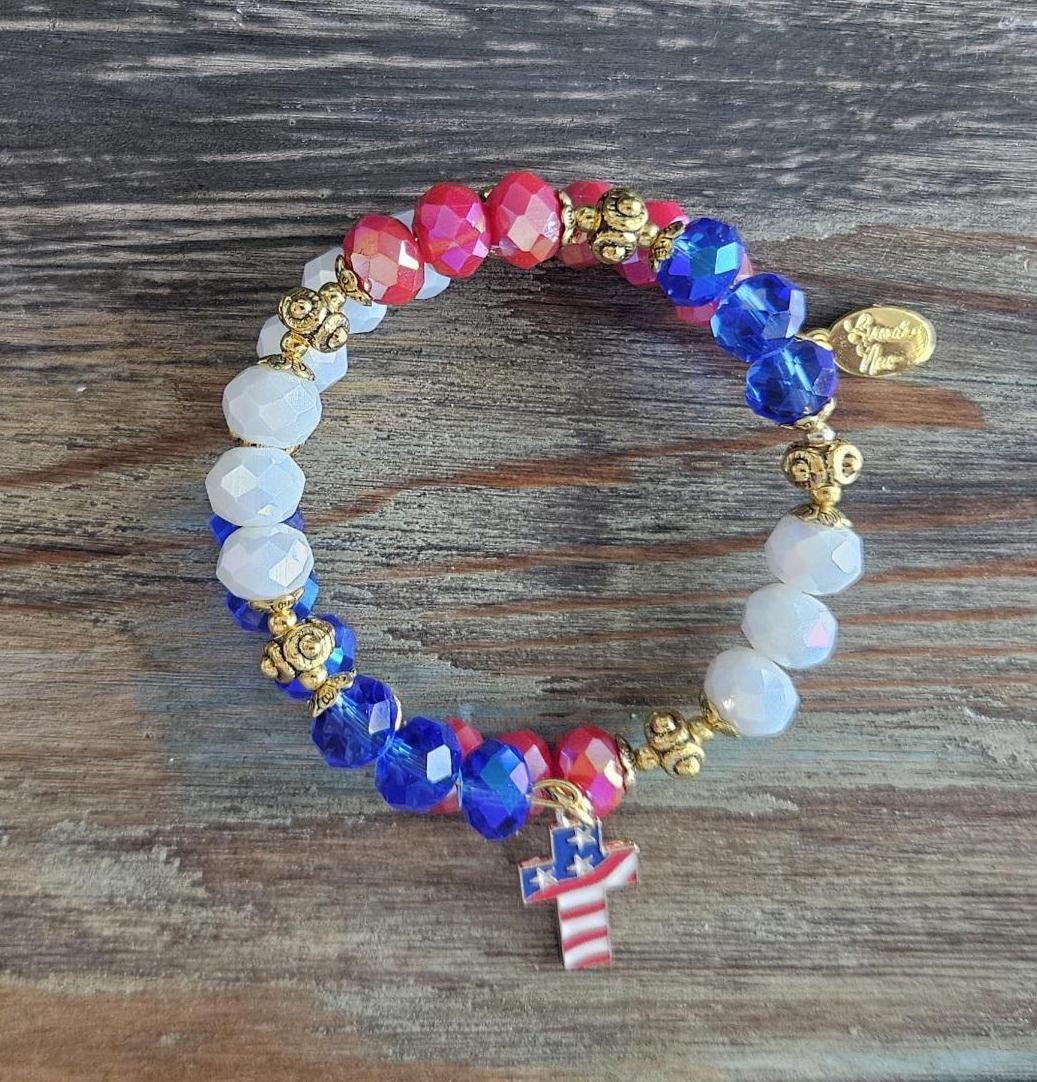 Red White and Blue Flag Cross Charm Bracelet Jewelry Beaded Patriotic USA Military July 4 Gold Wrap Bangle Memory Wire Adjustable